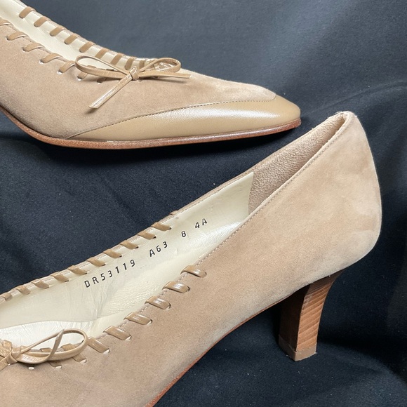 Vintage Salvatore Ferragamo Beige Leather Heels - Picture 12 of 13